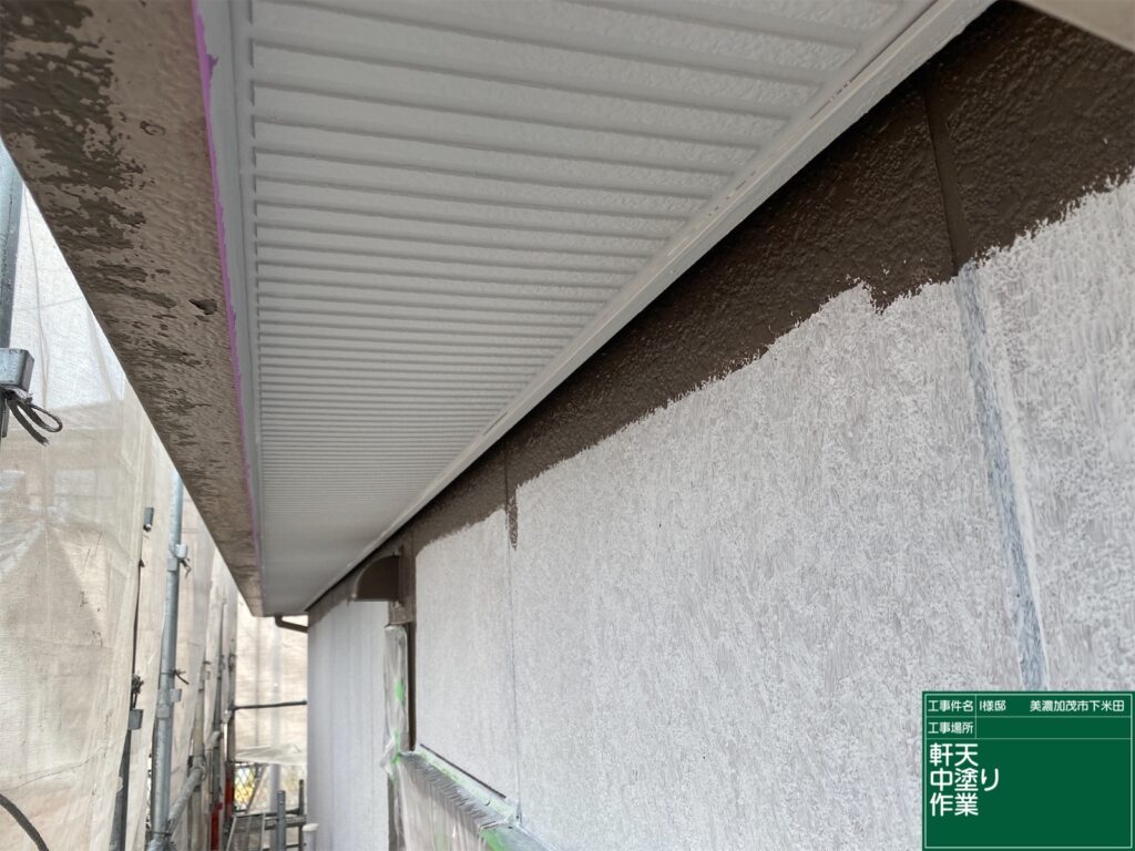 美濃加茂市　外壁塗装　塗装の日成　屋根ガルバ葺き替え　リフォーム　防水工事