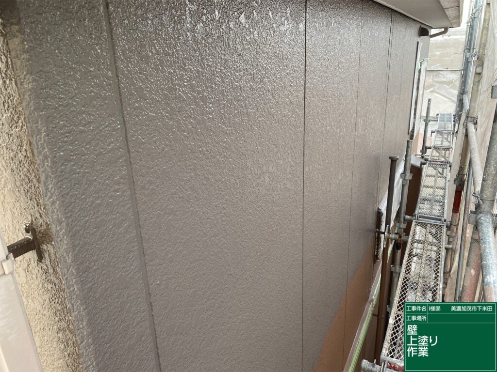 美濃加茂市　外壁塗装　塗装の日成　屋根ガルバ葺き替え　リフォーム　防水工事