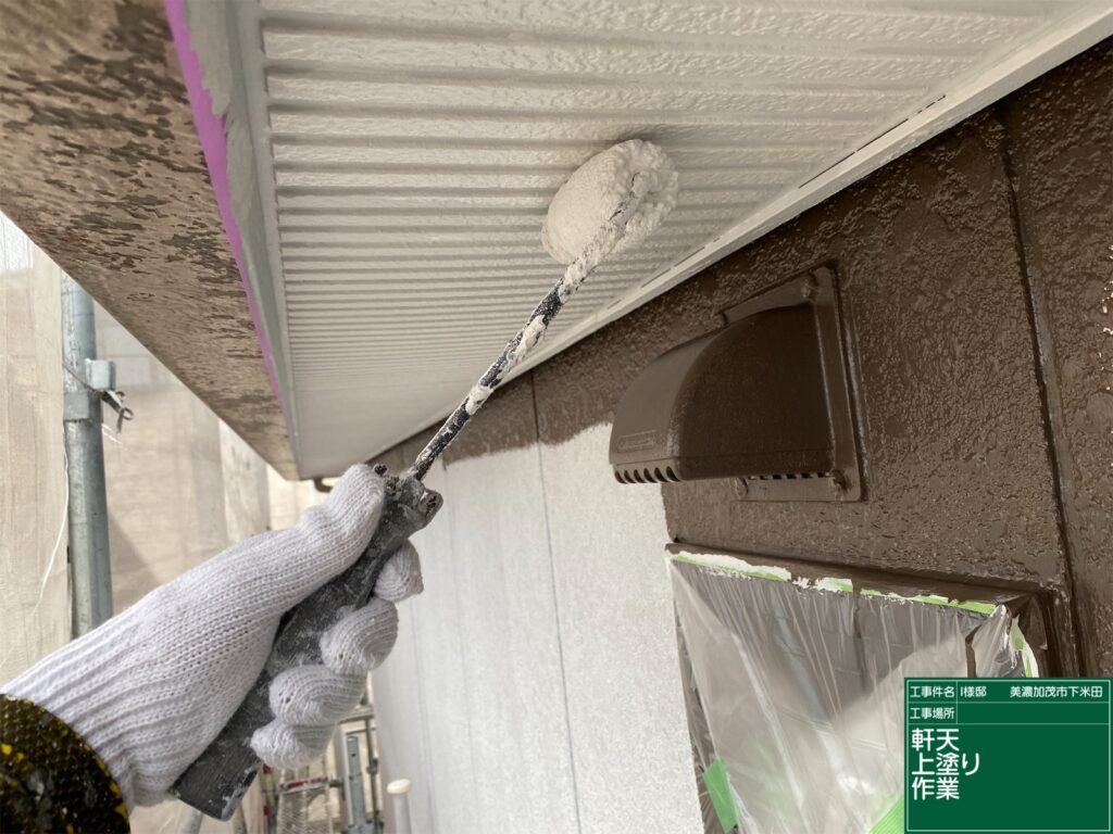 美濃加茂市　外壁塗装　塗装の日成　屋根ガルバ葺き替え　リフォーム　防水工事