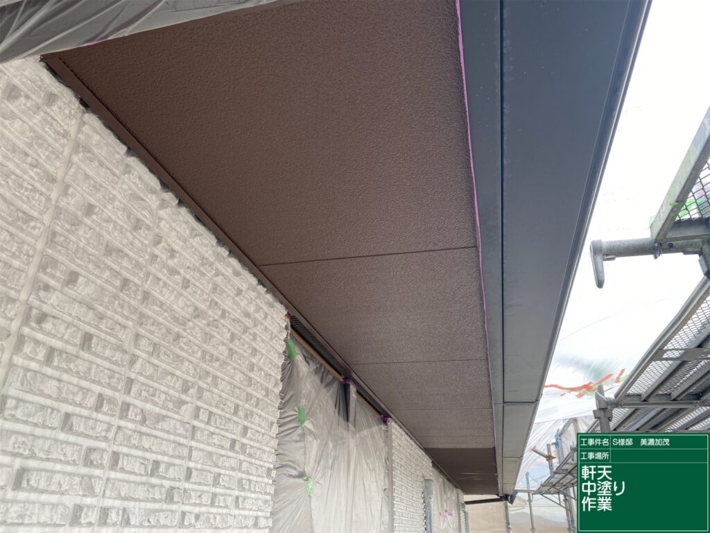 美濃加茂市　外壁塗装　塗装の日成　屋根ガルバ葺き替え　リフォーム　防水工事 さくら建装