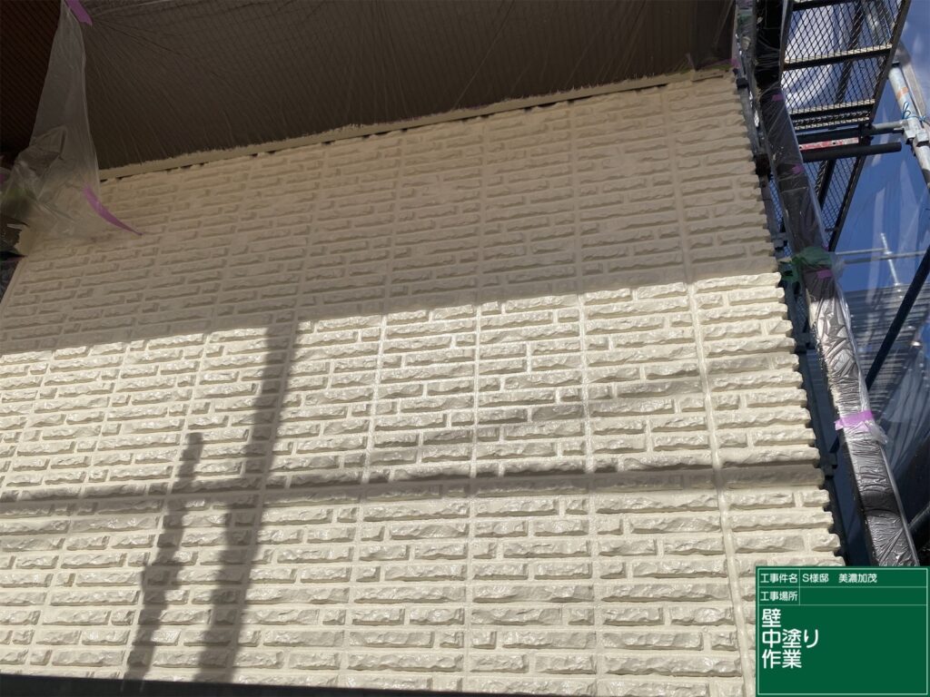 美濃加茂市　外壁塗装　塗装の日成　屋根ガルバ葺き替え　リフォーム　防水工事 さくら建装