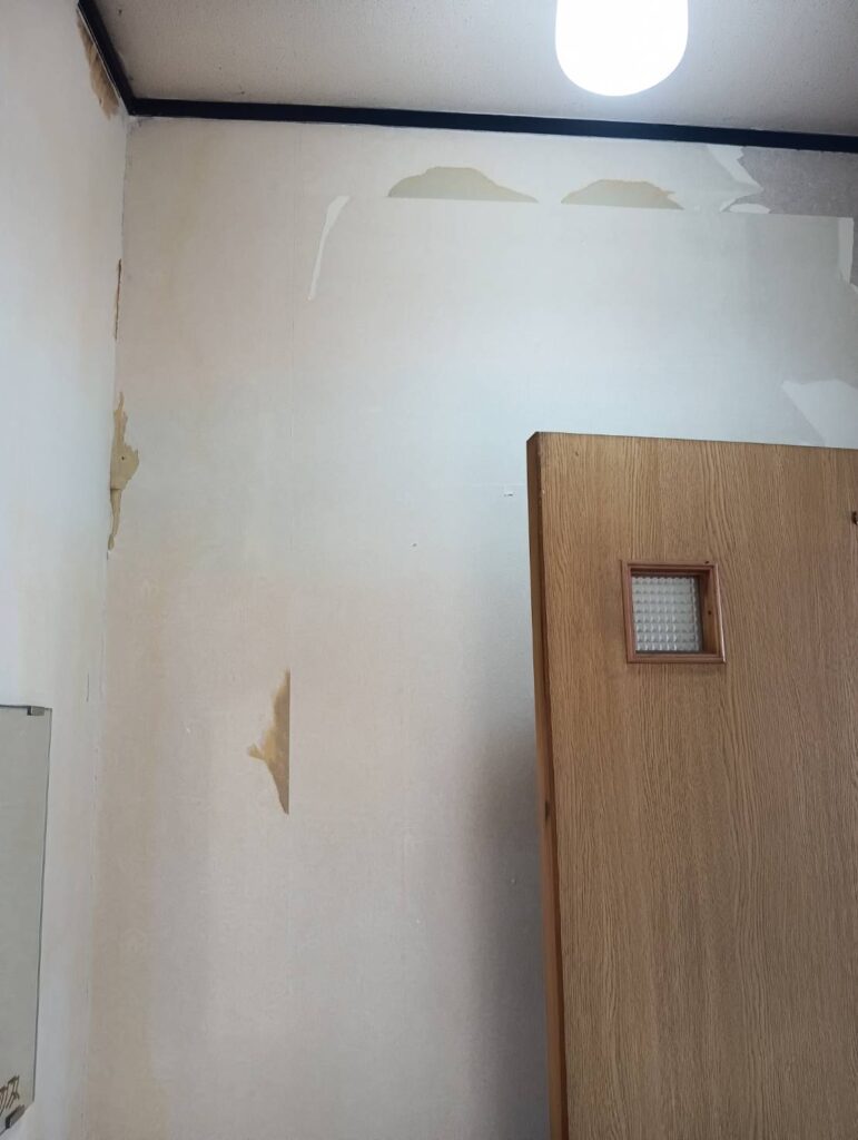 トイレのクロスの張替えを依頼しました、美濃加茂市