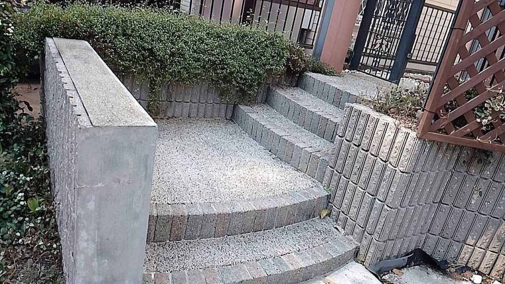 階段が洗浄にて綺麗になりました。美濃加茂市