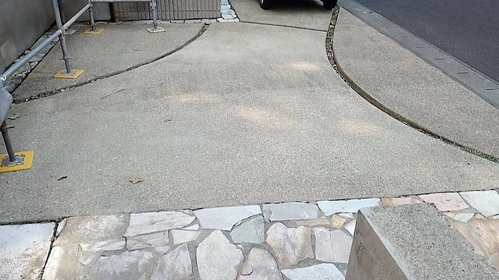 駐車場も洗浄にて綺麗になりました、美濃加茂市